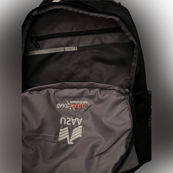 The North Face “STALWART” Gray/Black Backpack, NWT - Picture 2 of 7